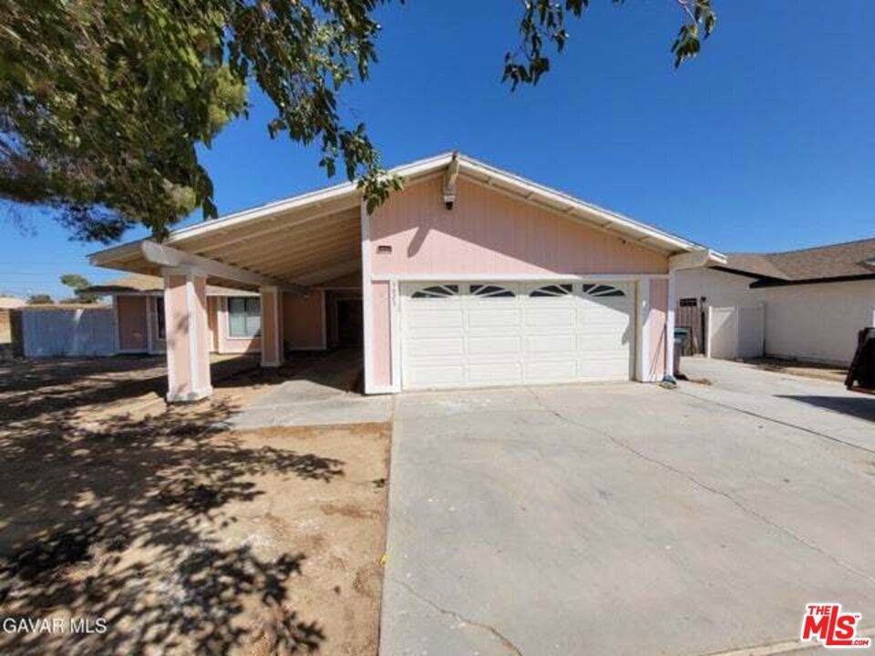 9825 Sally Avenue - Photo 1