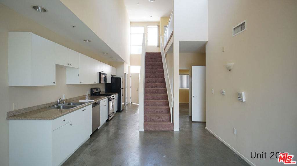 922 23Rd Street - Photo 1
