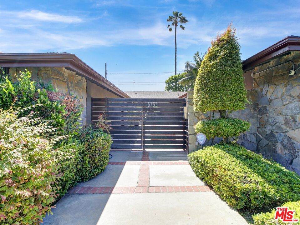 https://bt-photos.global.ssl.fastly.net/socal/orig_boomver_1_444730092-2.jpg