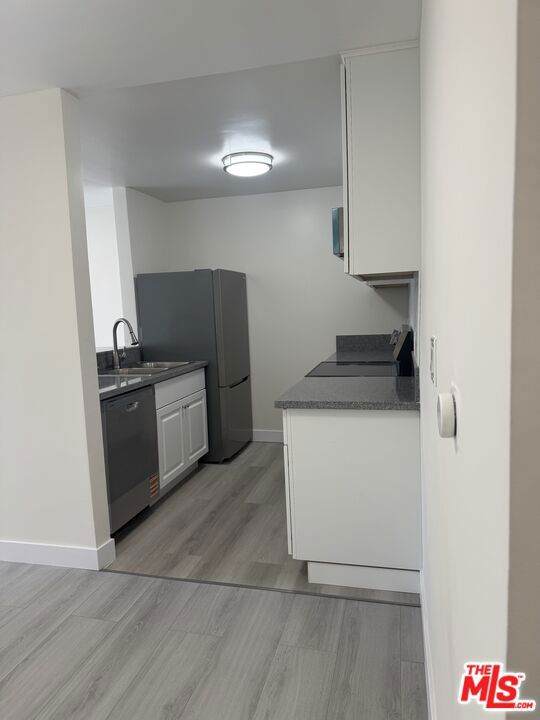 142 Normandie Avenue - Photo 1