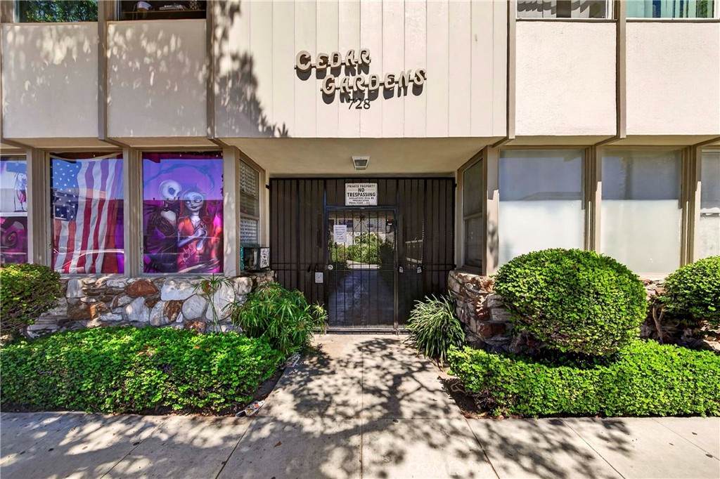 728 Cedar - Photo 1