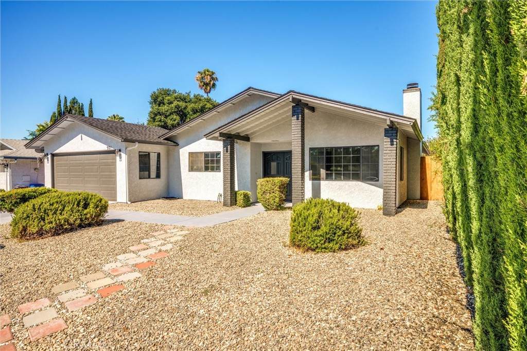 921 Player Lane - Photo 1