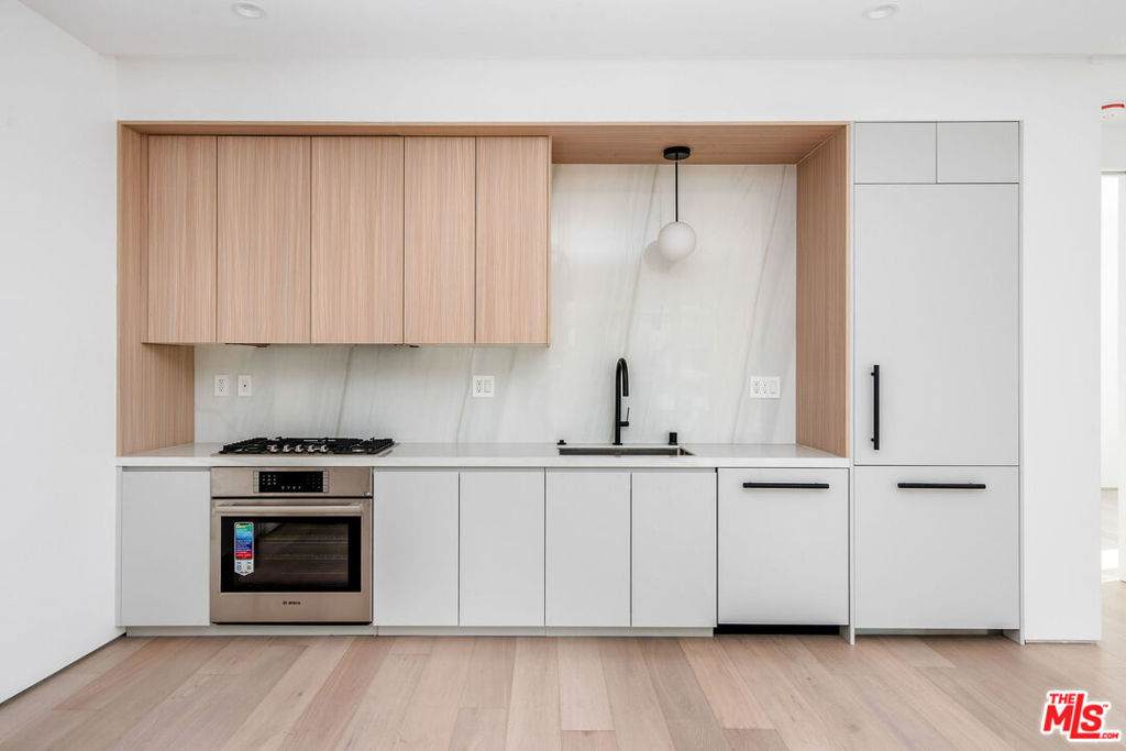 1136 La Cienega Boulevard - Photo 1