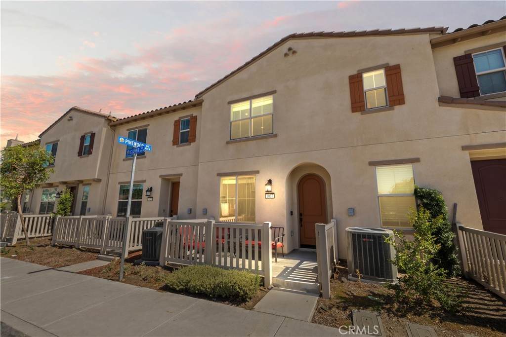 https://bt-photos.global.ssl.fastly.net/socal/orig_boomver_1_444807576-2.jpg
