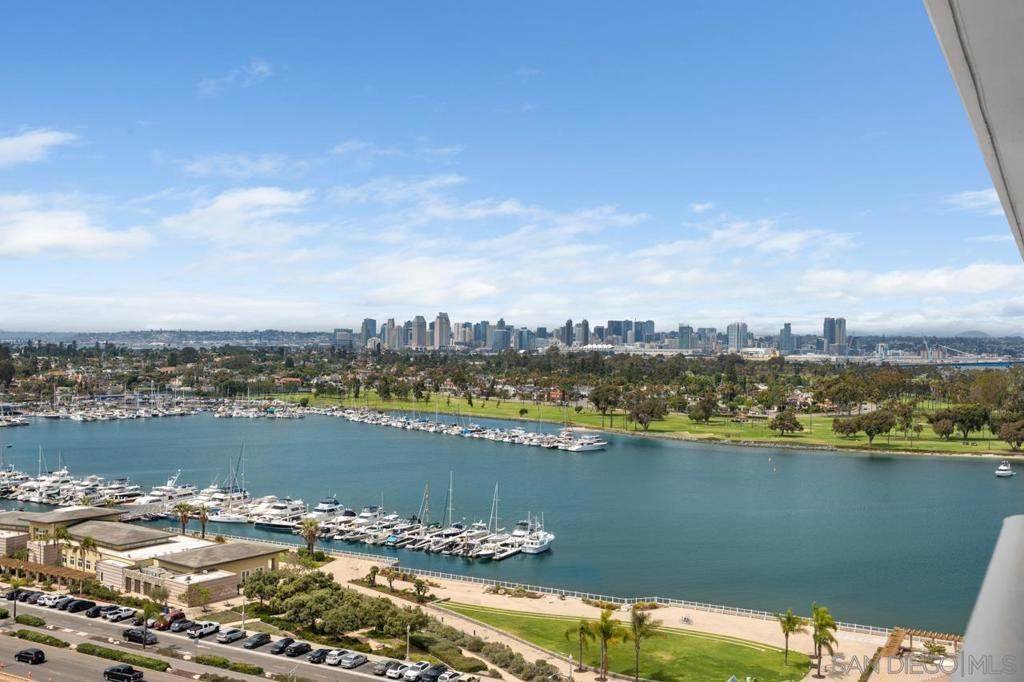 1810 Avenida Del Mundo - Photo 1