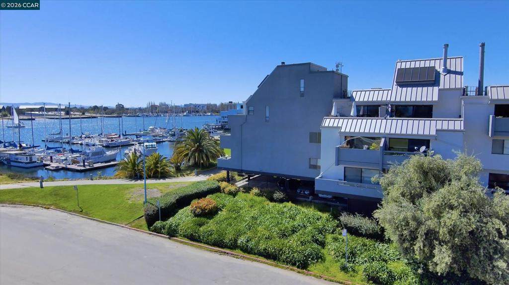 1 Embarcadero - Photo 1