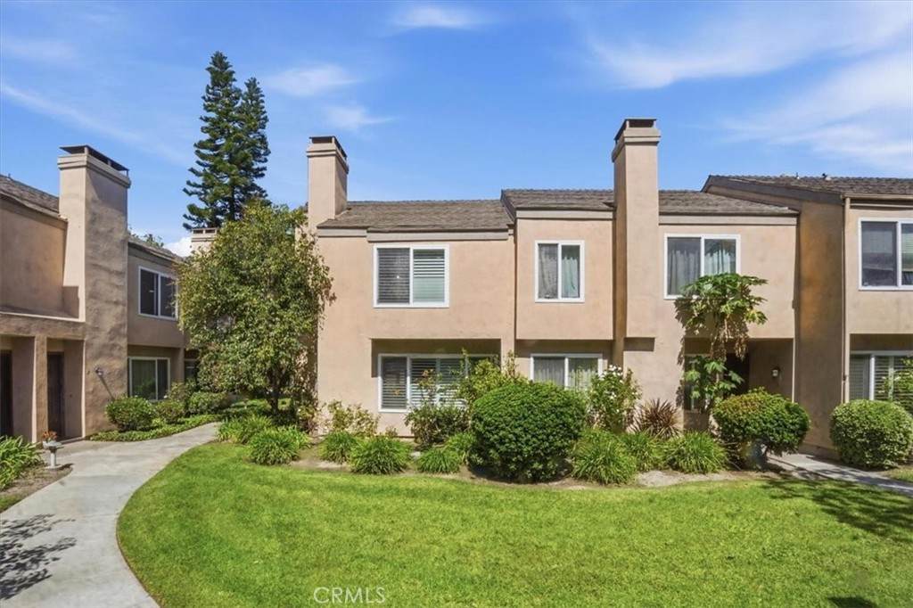 101 Riverdale - Photo 1