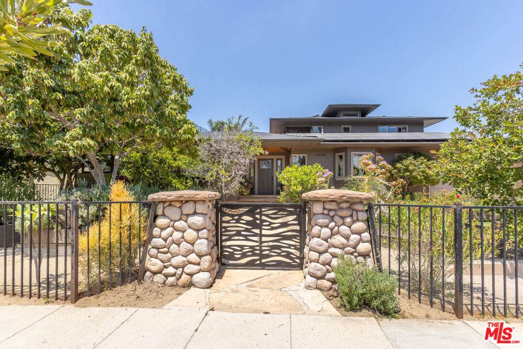 https://bt-photos.global.ssl.fastly.net/socal/orig_boomver_2_444889062-2.jpg
