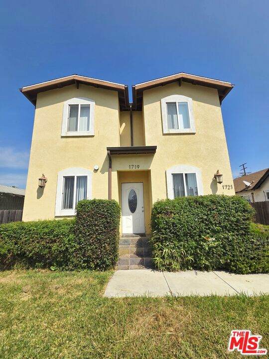 1719 W 39th Pl - Photo 1