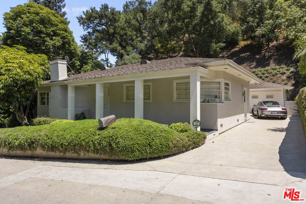 https://bt-photos.global.ssl.fastly.net/socal/orig_boomver_1_444904528-2.jpg