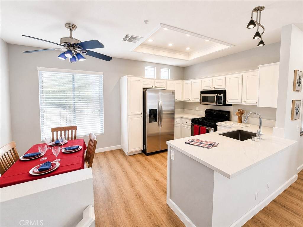 73 Breakers Lane - Photo 1