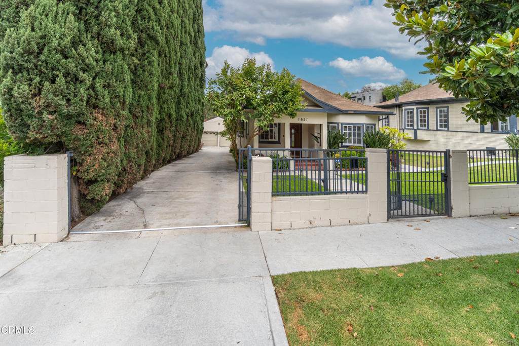 1621 Maltman Avenue - Photo 1