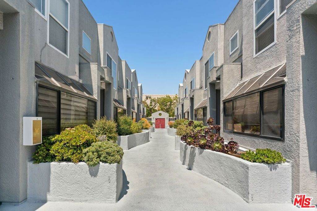 https://bt-photos.global.ssl.fastly.net/socal/orig_boomver_1_444933622-2.jpg