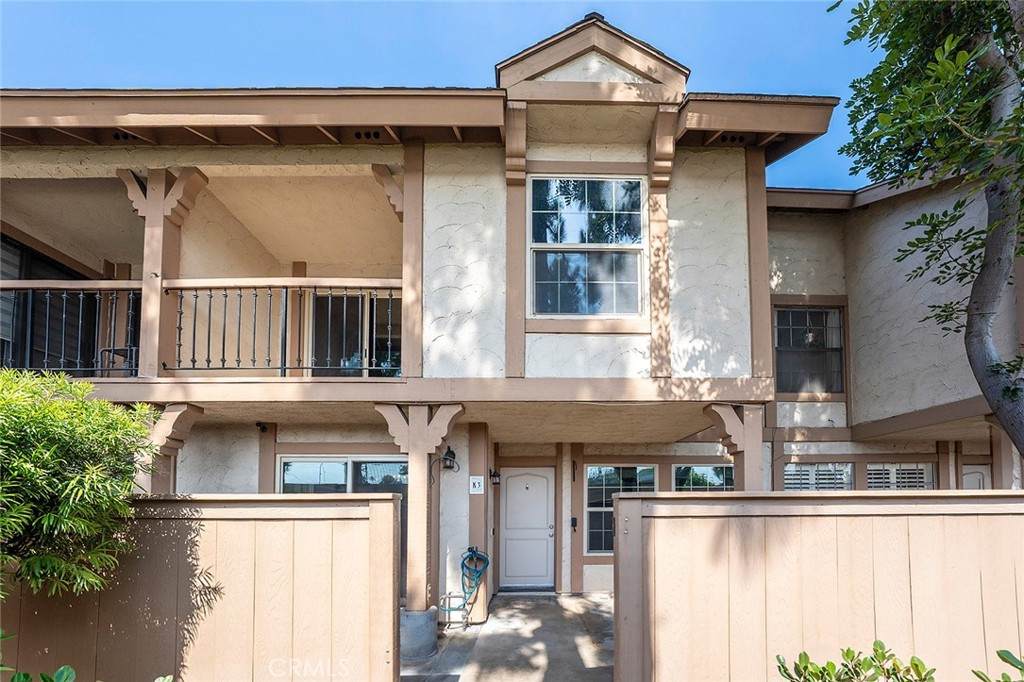 444 Tustin - Photo 1