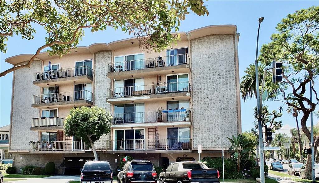 545 Chestnut Avenue - Photo 1