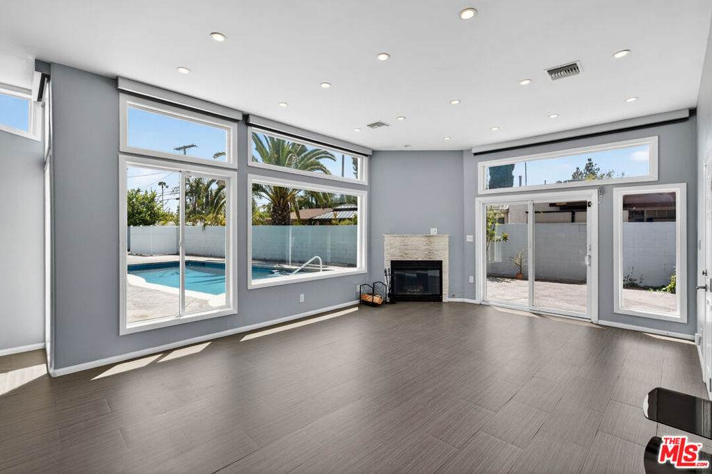 https://bt-photos.global.ssl.fastly.net/socal/orig_boomver_1_444978013-2.jpg