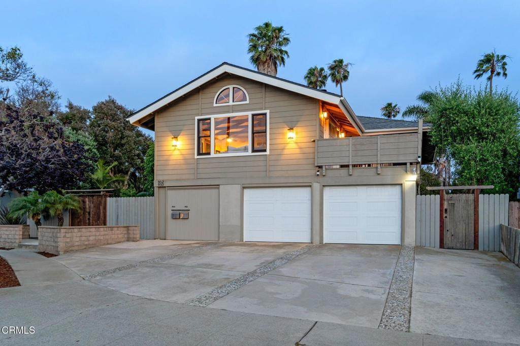 950 Seaside Court - Photo 1