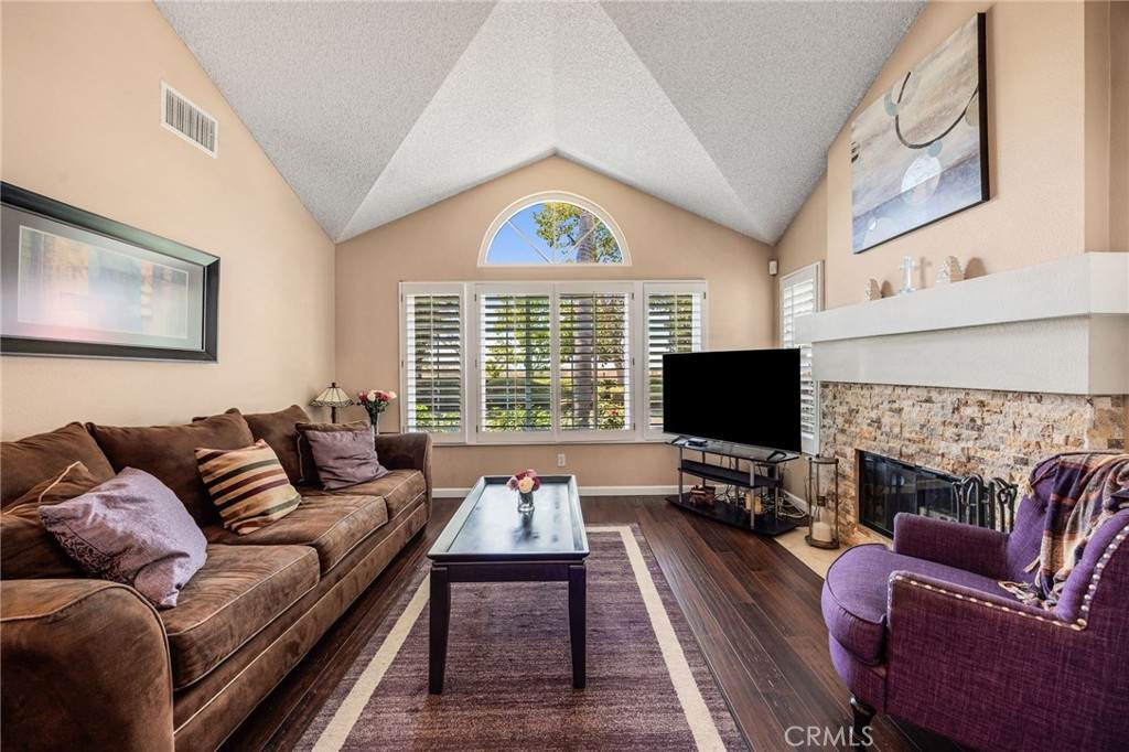 https://bt-photos.global.ssl.fastly.net/socal/orig_boomver_1_444998307-2.jpg