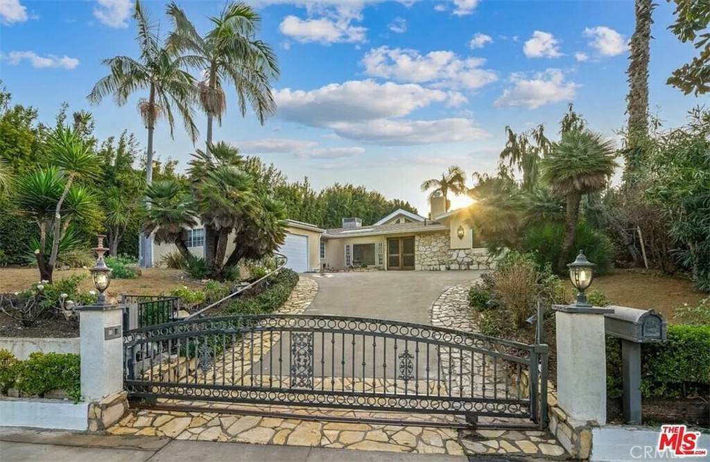1212 San Vicente - Photo 1