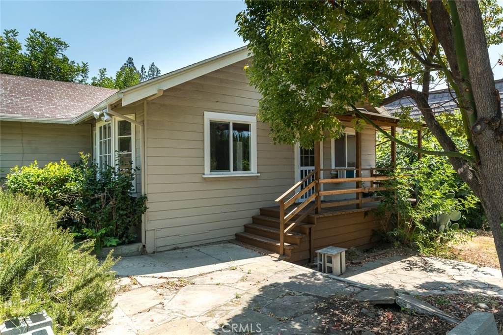 316 W Kenneth Road - Photo 1