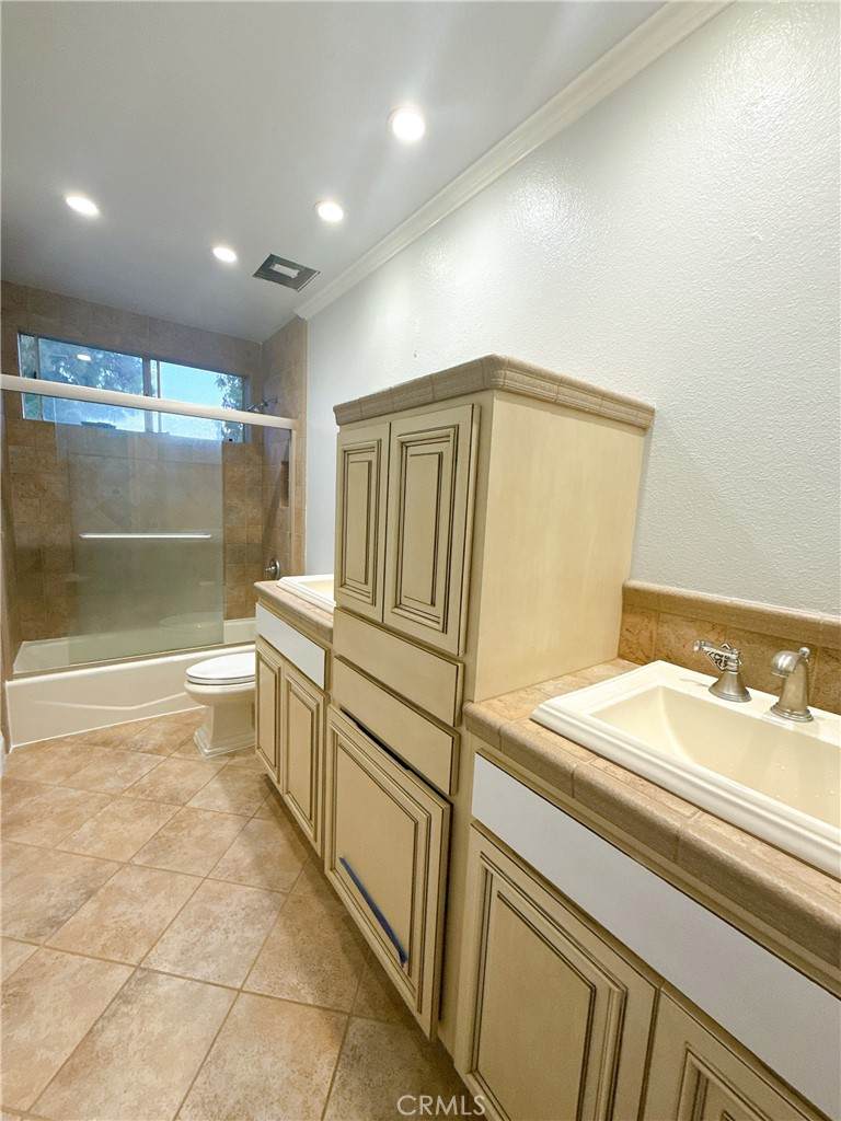 https://bt-photos.global.ssl.fastly.net/socal/orig_boomver_1_445050106-2.jpg