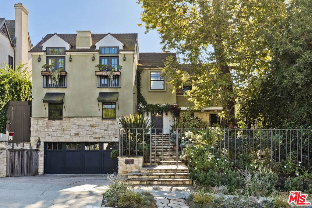 2855 Club Drive - Photo 1