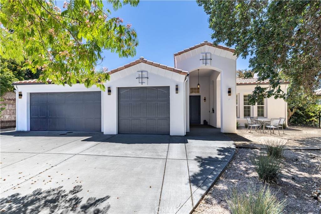 915 Vista Cerro Drive - Photo 1