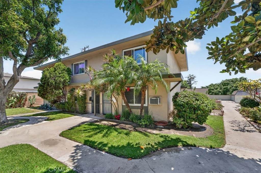 8788 Valley View - Photo 1