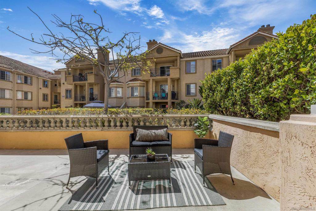640 Camino De La Reina - Photo 1