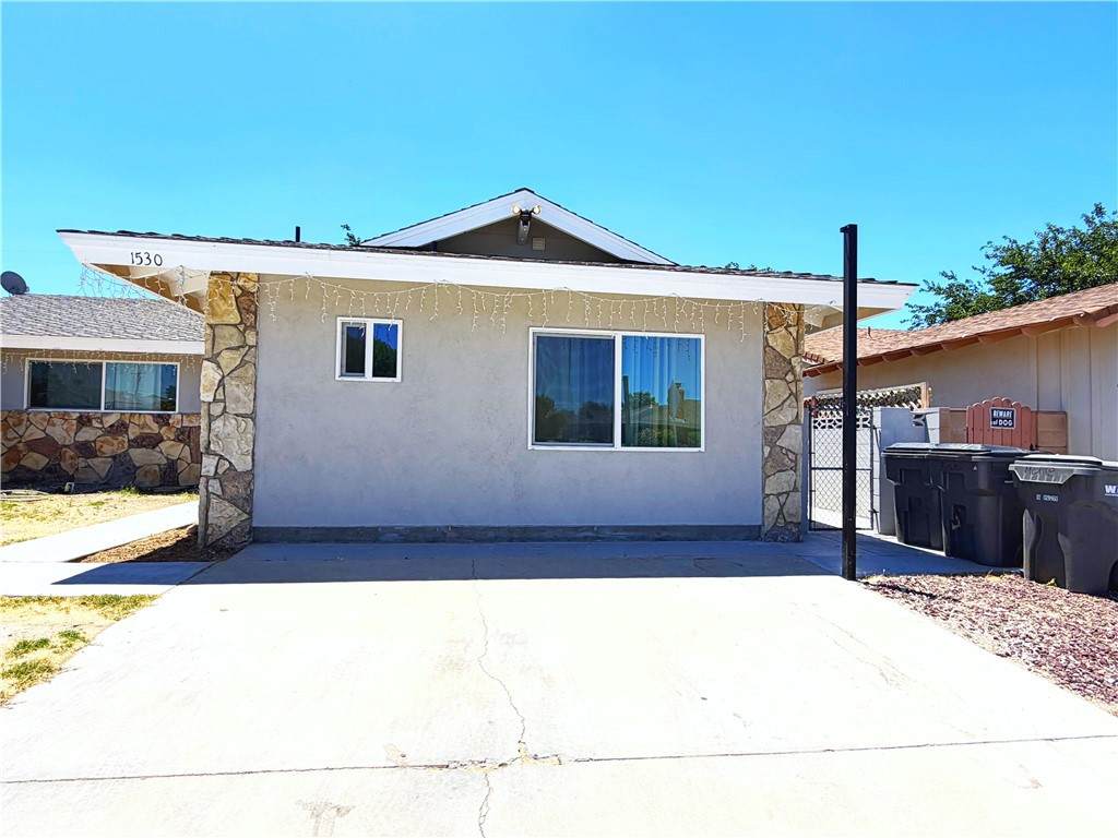 1530 Kildare - Photo 1