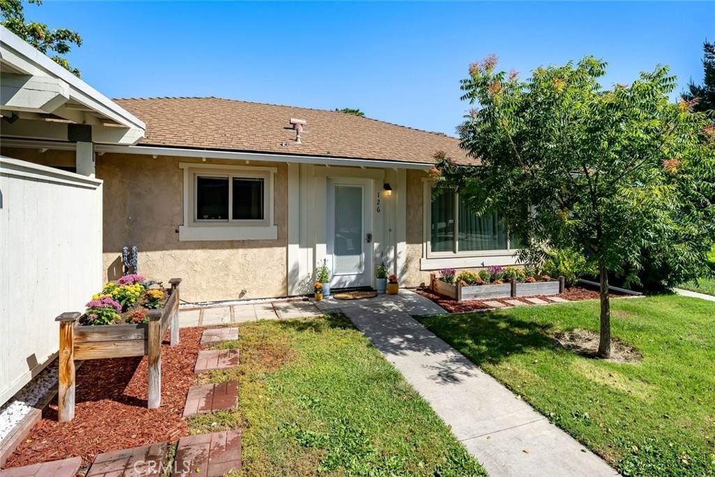 126 Flag Way - Photo 1