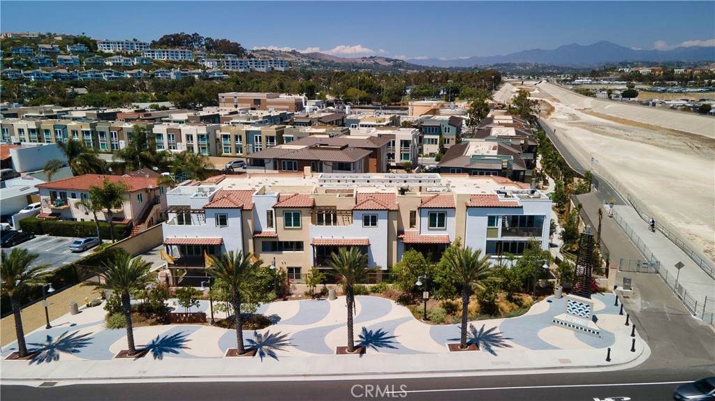 1523 Doheny - Photo 1