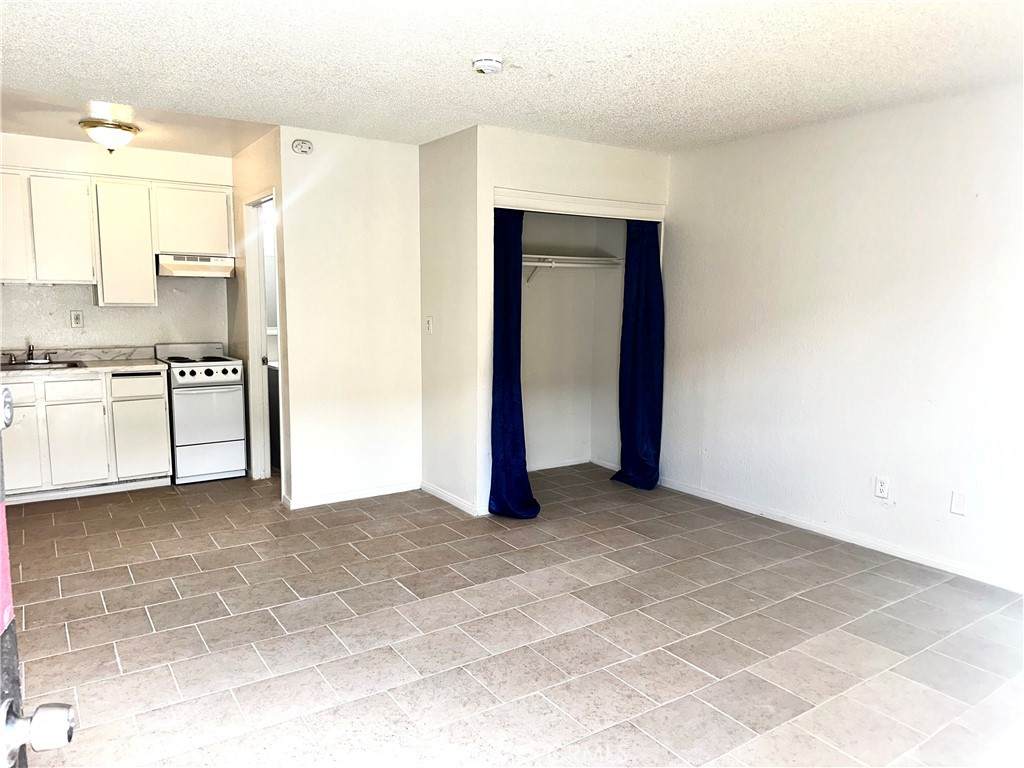 11661 11663 White Avenue - Photo 1