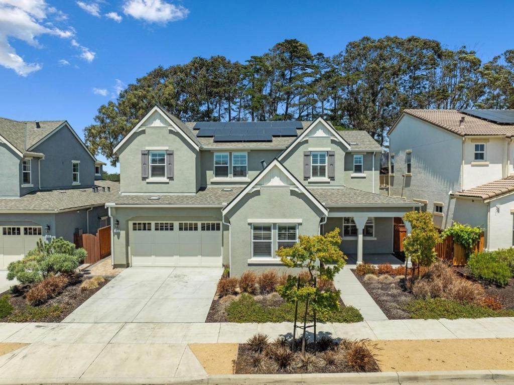 445 Russell Way - Photo 1
