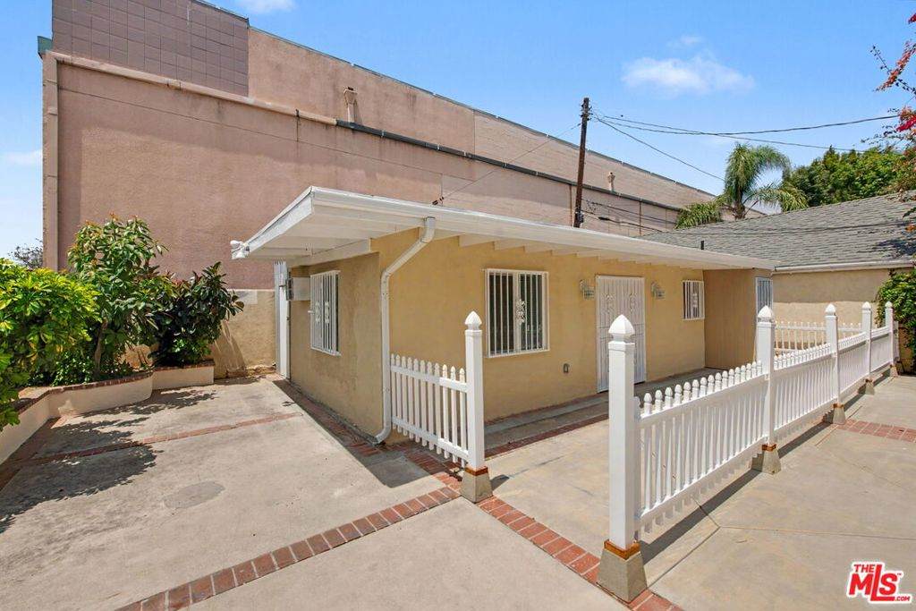 https://bt-photos.global.ssl.fastly.net/socal/orig_boomver_1_445249536-2.jpg