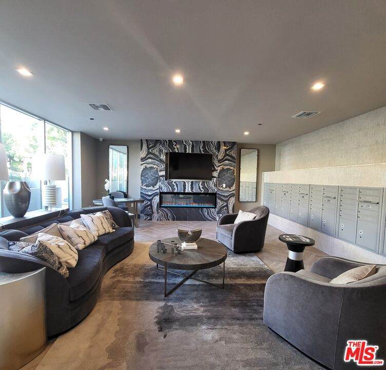 https://bt-photos.global.ssl.fastly.net/socal/orig_boomver_1_445260238-2.jpg