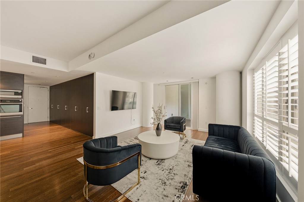 6250 Hollywood Boulevard - Photo 1