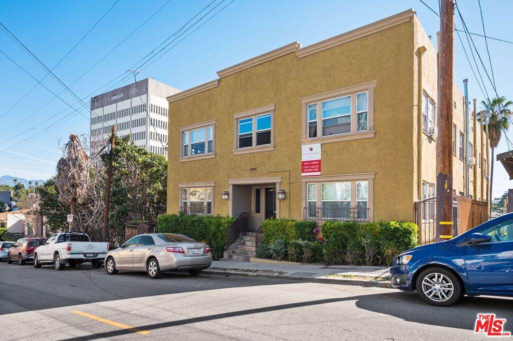 1044 Bonnie Brae Street - Photo 1
