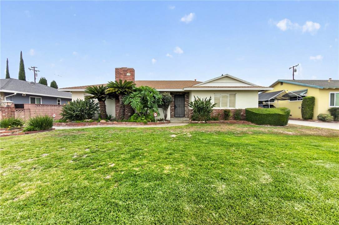 721 Conlon - Photo 1