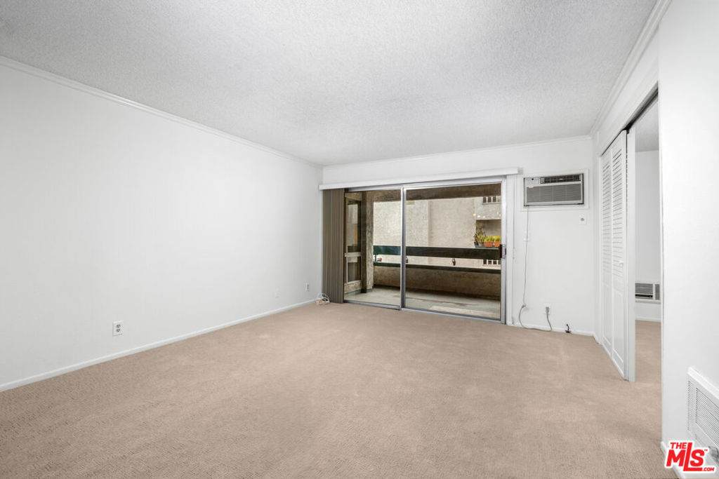 355 Los Robles Avenue - Photo 1