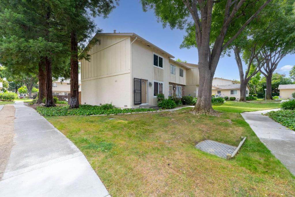 3696 Woodbine Way - Photo 1