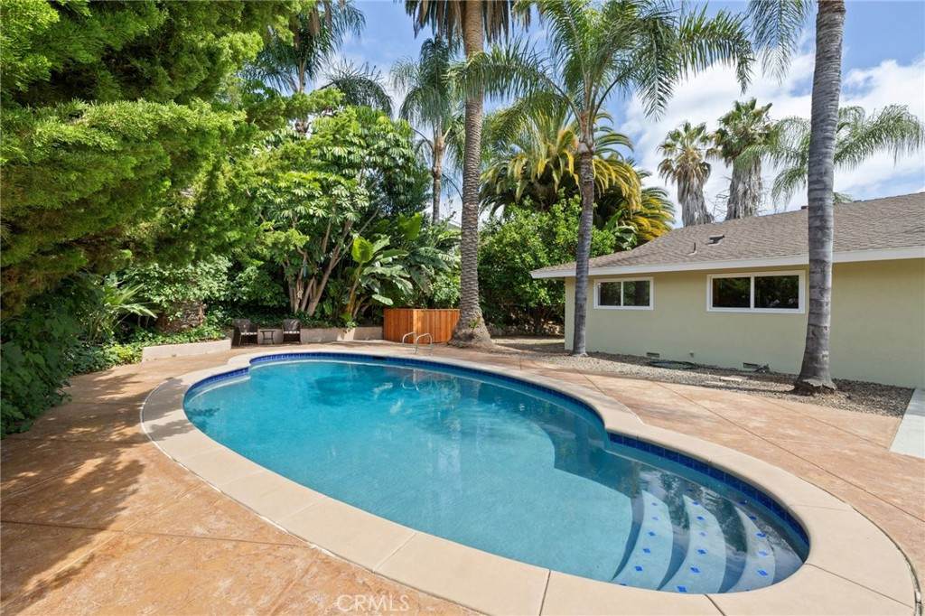1721 Bates Court - Photo 1