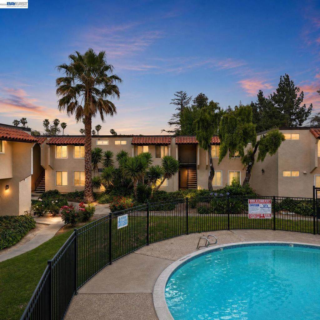 https://bt-photos.global.ssl.fastly.net/socal/orig_boomver_1_445329103-2.jpg