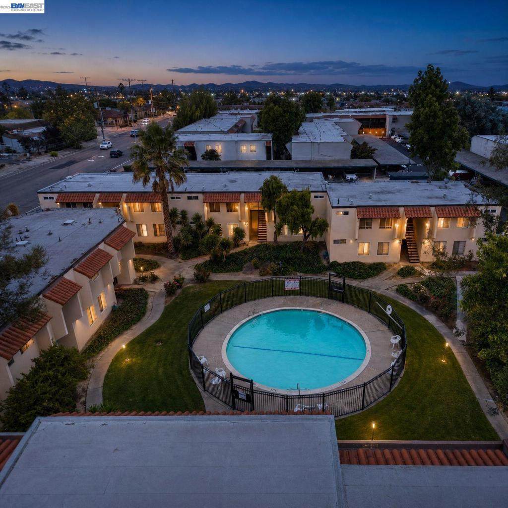https://bt-photos.global.ssl.fastly.net/socal/orig_boomver_1_445329103-2.jpg