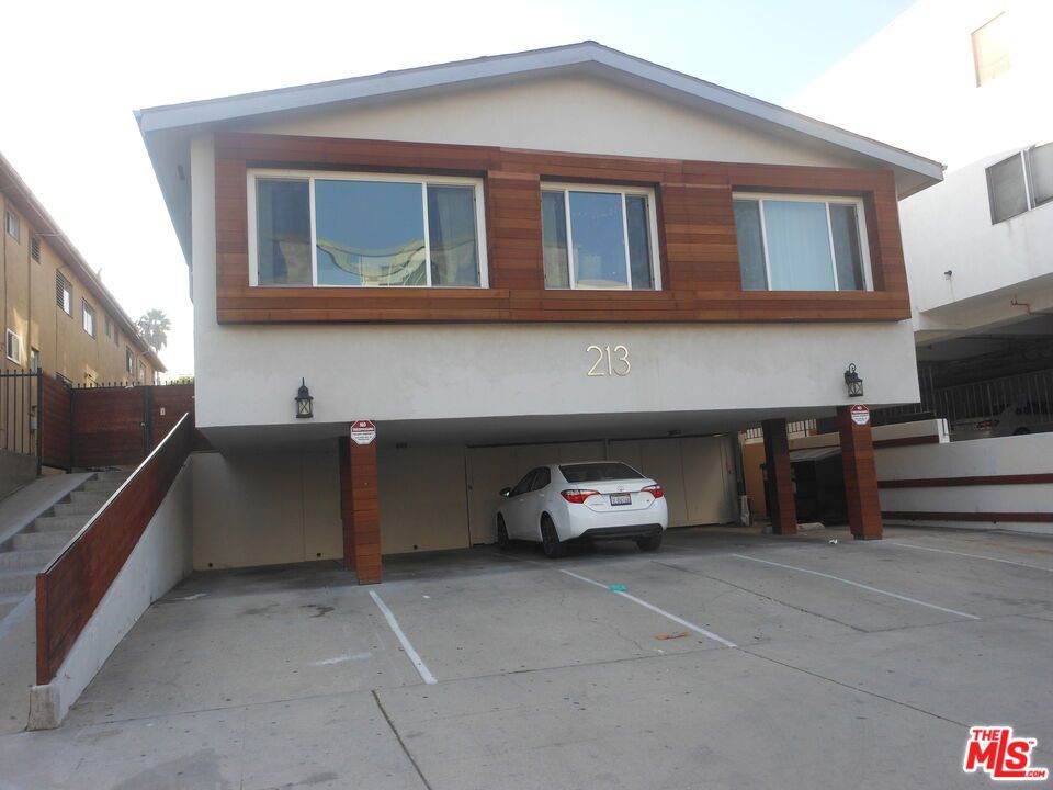 213 Alexandria Avenue - Photo 1