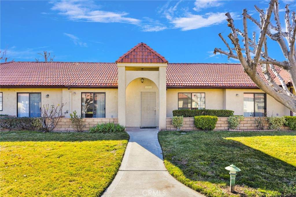 19228 Cottonwood Drive - Photo 1