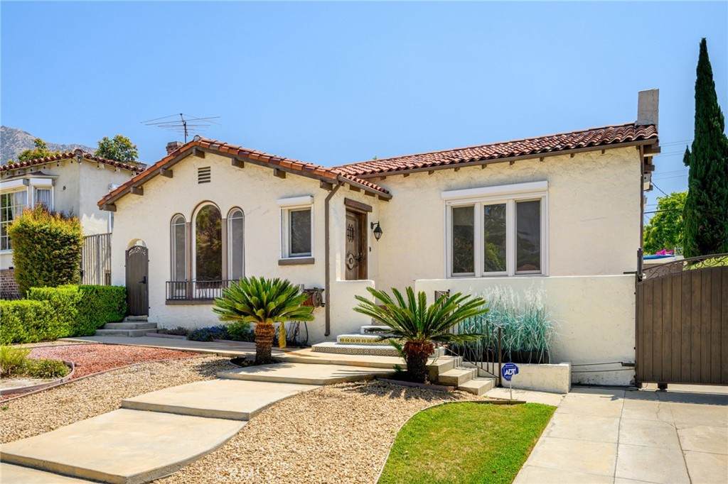 1560 Ridgeway Drive - Photo 1