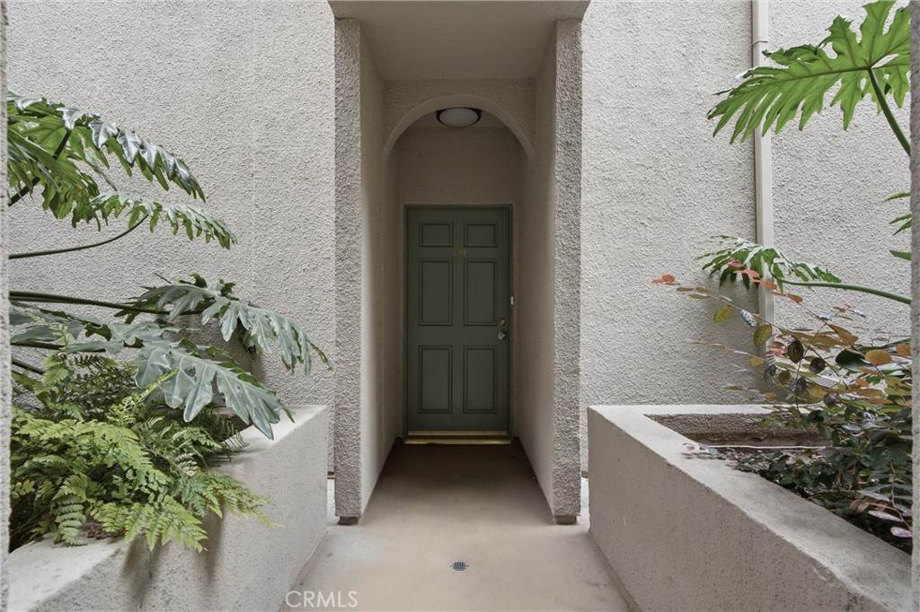 555 Maine - Photo 1