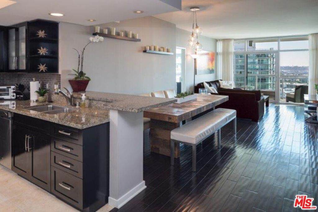 13700 Marina Pointe Drive - Photo 1