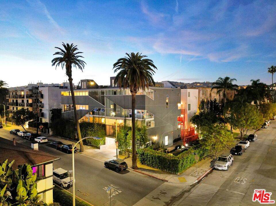 https://bt-photos.global.ssl.fastly.net/socal/orig_boomver_1_445572548-2.jpg